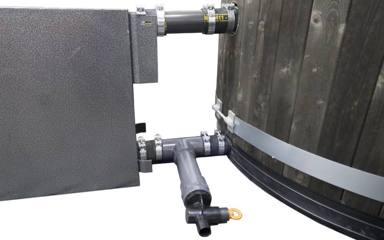 Een set een tussenafvoerset tussen de kachel en de hottub kan plaatsing van het bad op het teras gemakkelijker maken | Kirami