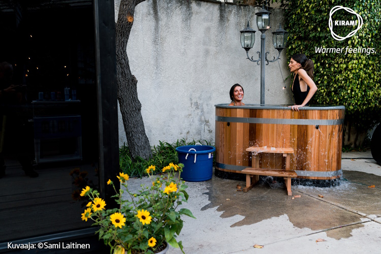  Wie dat wilde, mocht de sauna, douche en hottub uitproberen. En daar bleek grote interesse voor te zijn!  | Kirami