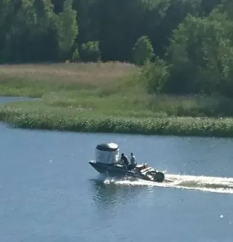 Ook hijskraan en helikopter ingezet bij hottub transporten | Kirami