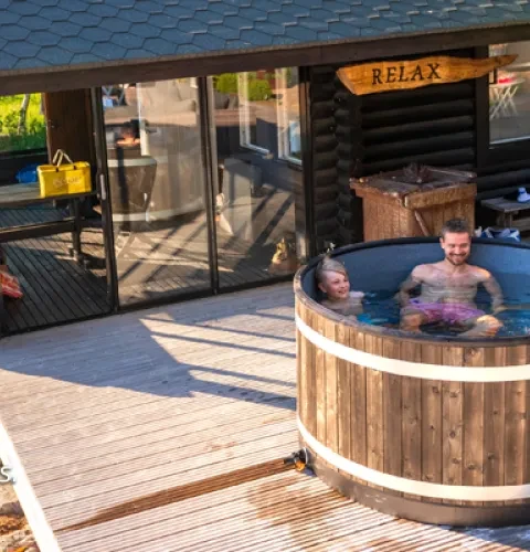 De nieuwe Chill-hottub is geschikt voor een kleine groep | Kirami