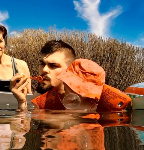 Doe aan watergymnastiek in de hottub | Kirami