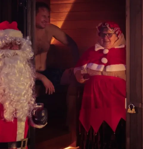 En hoe kun je de dagelijkse sleur beter achter je laten dan met een heerlijke kerstsauna? | Kirami FinVision® Annex 