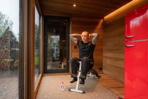 Kirami FinVision® -lounge XL, kan gecombineerd worden met Misty-sauna en andere Misty-modules