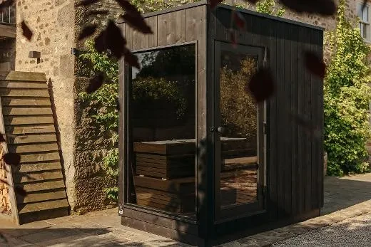Een buiten-sauna voor je tuin | Kirami FinVision® -sauna S Misty